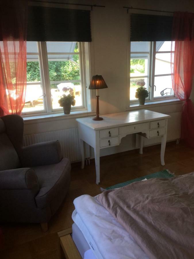 Farbror Alfreds Sjoeutsikt Apartment Kopingsvik Ngoại thất bức ảnh