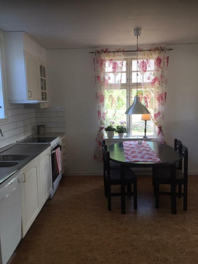 Farbror Alfreds Sjoeutsikt Apartment Kopingsvik Ngoại thất bức ảnh