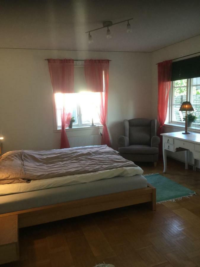 Farbror Alfreds Sjoeutsikt Apartment Kopingsvik Ngoại thất bức ảnh
